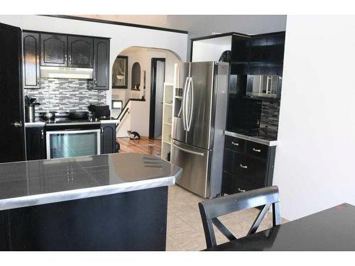 167 Covington Close Ne, Calgary, AB - Indoor Photo Showing Kitchen With Upgraded Kitchen