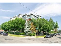 302-805 4 Street NE Calgary, AB T2E 3S9