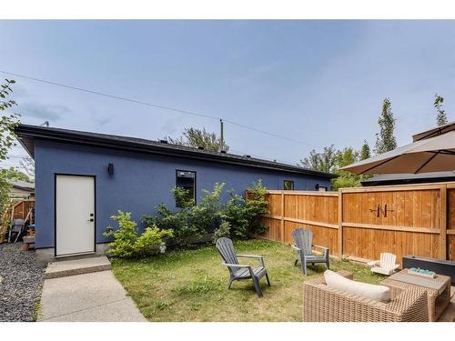 2407 28 Avenue Sw, Calgary, AB - Outdoor