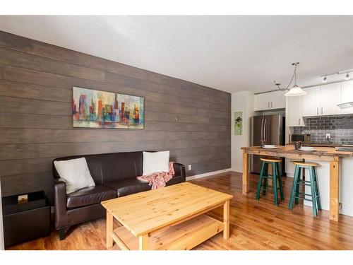 306-835 19 Avenue Sw, Calgary, AB - Indoor Photo Showing Other Room