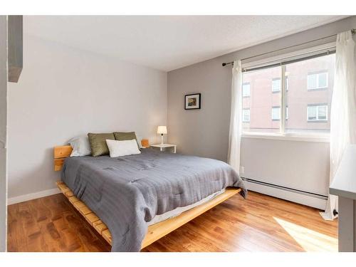 306-835 19 Avenue Sw, Calgary, AB - Indoor Photo Showing Bedroom