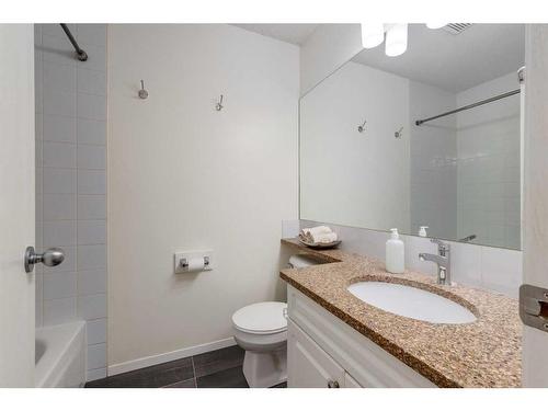 306-835 19 Avenue Sw, Calgary, AB - Indoor Photo Showing Bathroom