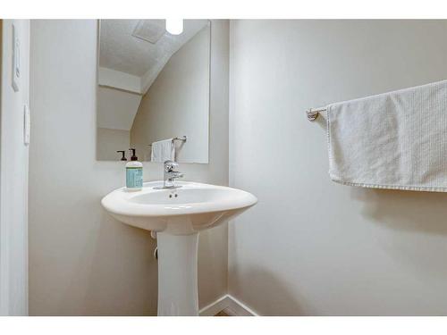 408-50 Westland Road, Okotoks, AB - Indoor Photo Showing Bathroom