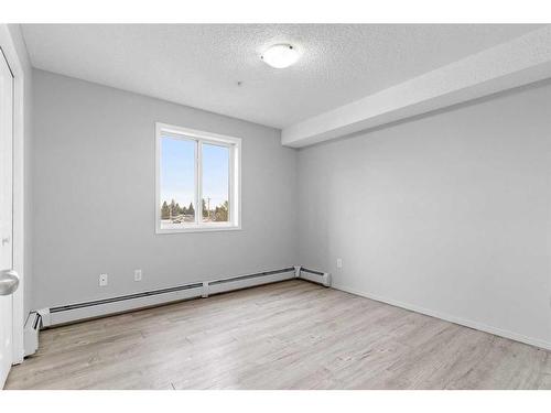 301-1717 60 Street Se, Calgary, AB - Indoor Photo Showing Other Room