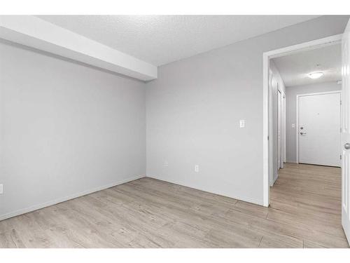 301-1717 60 Street Se, Calgary, AB - Indoor Photo Showing Other Room