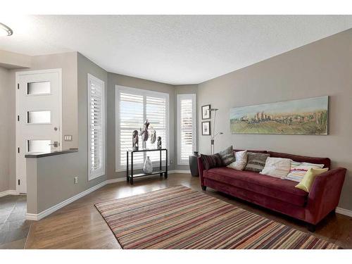 323 Sierra Nevada Place Sw, Calgary, AB - Indoor Photo Showing Living Room