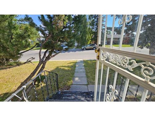 264 99 Avenue Se, Calgary, AB - Outdoor