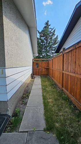 264 99 Avenue Se, Calgary, AB - Outdoor