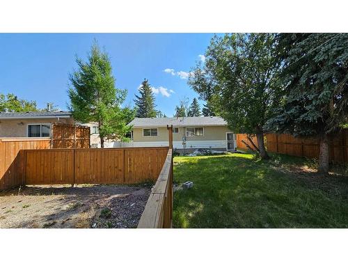 264 99 Avenue Se, Calgary, AB - Outdoor