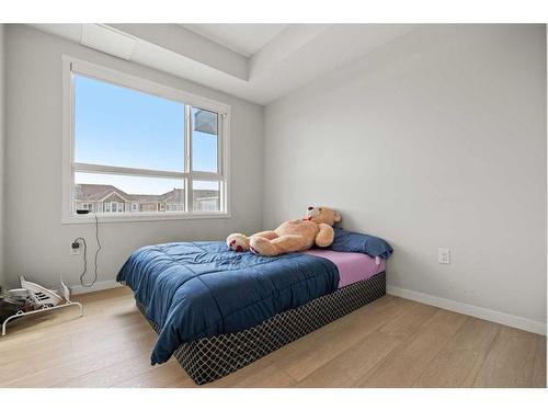 208-40 Carrington Plaza Nw, Calgary, AB - Indoor Photo Showing Bedroom