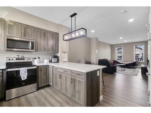 173 Belmont Drive Sw, Calgary, AB - Indoor Photo Showing Kitchen