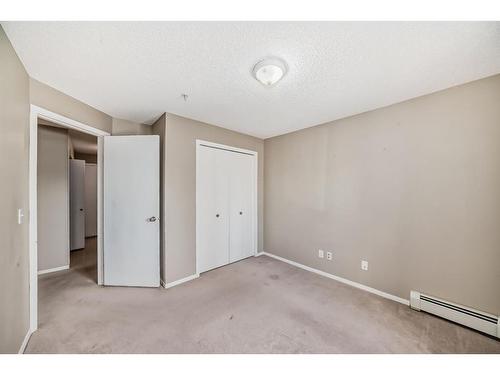 4210-604 8 Street Sw, Airdrie, AB - Indoor Photo Showing Other Room