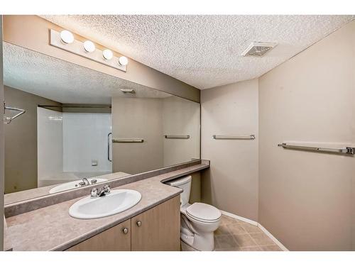 4210-604 8 Street Sw, Airdrie, AB - Indoor Photo Showing Bathroom