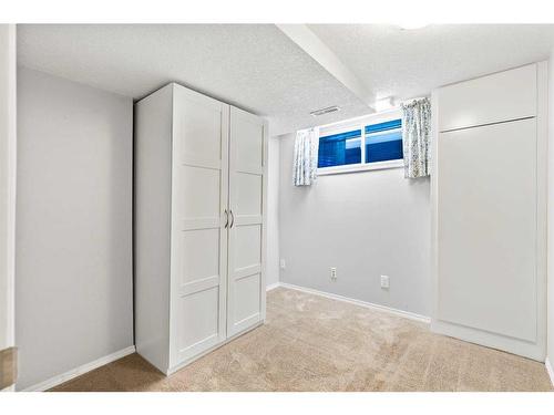 96 Sage Bank Crescent Nw, Calgary, AB - Indoor Photo Showing Other Room