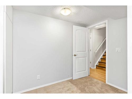 96 Sage Bank Crescent Nw, Calgary, AB - Indoor Photo Showing Other Room