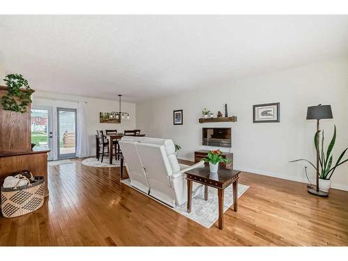 4716 42 Street, Mayerthorpe, AB - Indoor Photo Showing Living Room