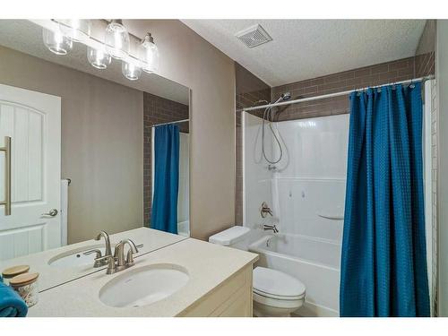 182 Mahogany Passage Se, Calgary, AB - Indoor Photo Showing Bathroom