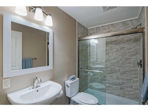 182 Mahogany Passage Se, Calgary, AB - Indoor Photo Showing Bathroom