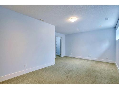 208 Quarry Park Boulevard Se, Calgary, AB - Indoor Photo Showing Other Room