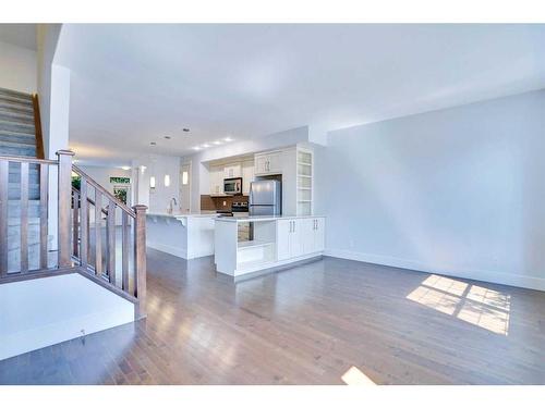 208 Quarry Park Boulevard Se, Calgary, AB - Indoor Photo Showing Kitchen