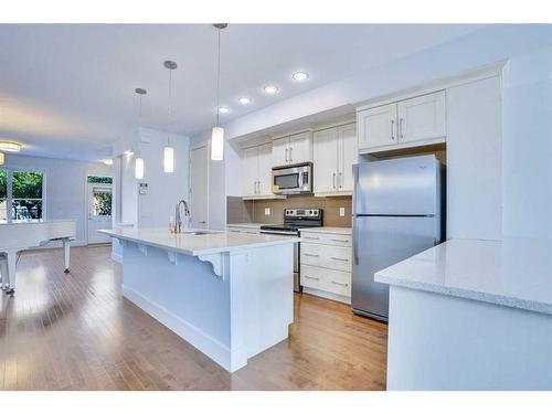 208 Quarry Park Boulevard Se, Calgary, AB - Indoor Photo Showing Kitchen