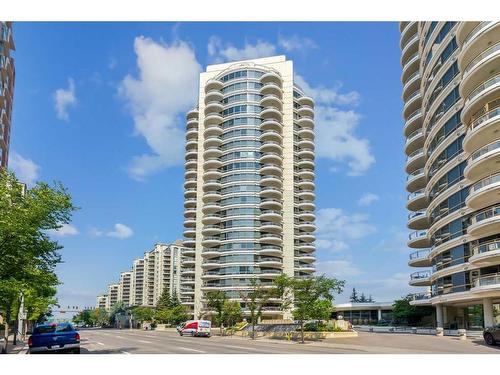 804-1088 6 Avenue Sw, Calgary, AB - Outdoor With Facade