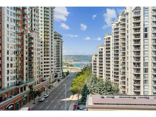 804-1088 6 Avenue Sw, Calgary, AB - Outdoor With Facade