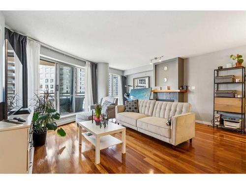 804-1088 6 Avenue Sw, Calgary, AB - Indoor Photo Showing Living Room