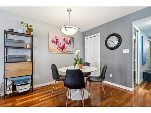 804-1088 6 Avenue Sw, Calgary, AB - Indoor Photo Showing Dining Room