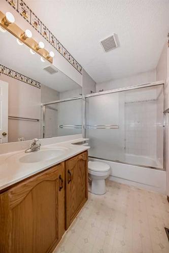 27 Coral Sands Place Ne, Calgary, AB - Indoor Photo Showing Bathroom