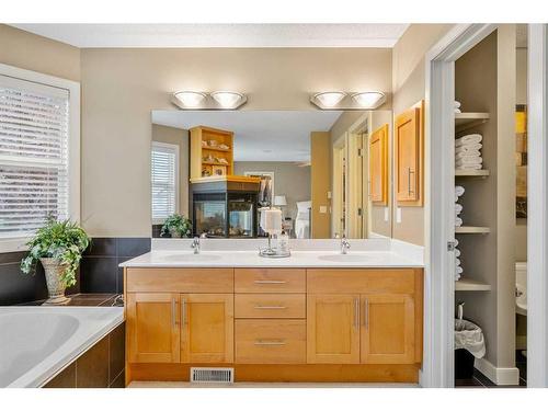 1118 Wentworth View Sw, Calgary, AB - Indoor Photo Showing Bathroom