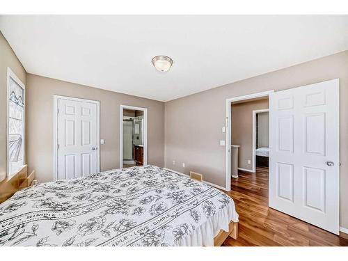 268 Covemeadow Road Ne, Calgary, AB - Indoor Photo Showing Bedroom