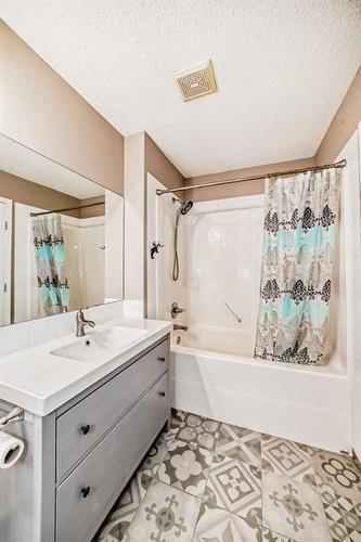 268 Covemeadow Road Ne, Calgary, AB - Indoor Photo Showing Bathroom