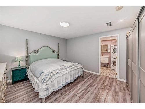 268 Covemeadow Road Ne, Calgary, AB - Indoor Photo Showing Bedroom