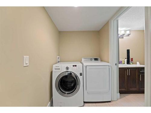 150 Saddlelake Grove Ne, Calgary, AB - Indoor Photo Showing Laundry Room