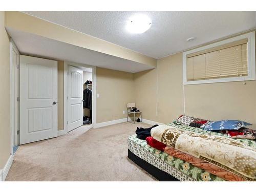 150 Saddlelake Grove Ne, Calgary, AB - Indoor Photo Showing Bedroom