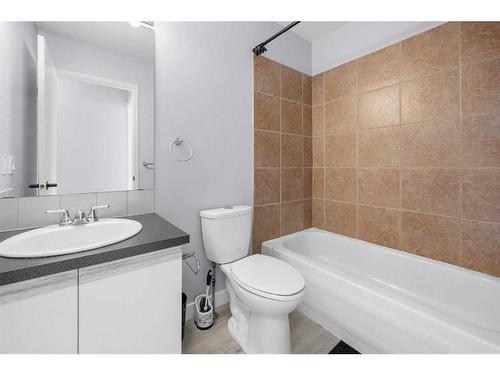 6 Abbeydale Villas Ne, Calgary, AB - Indoor Photo Showing Bathroom