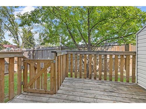 6 Abbeydale Villas Ne, Calgary, AB - Outdoor