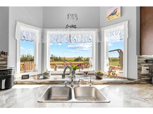 27138 Highway 27 Highway, Rural Mountain View County, AB - Indoor Photo Showing Kitchen With Double Sink