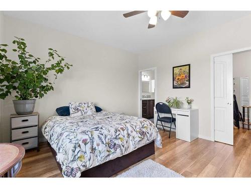 27138 Highway 27 Highway, Rural Mountain View County, AB - Indoor Photo Showing Bedroom