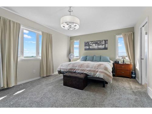 27138 Highway 27 Highway, Rural Mountain View County, AB - Indoor Photo Showing Bedroom