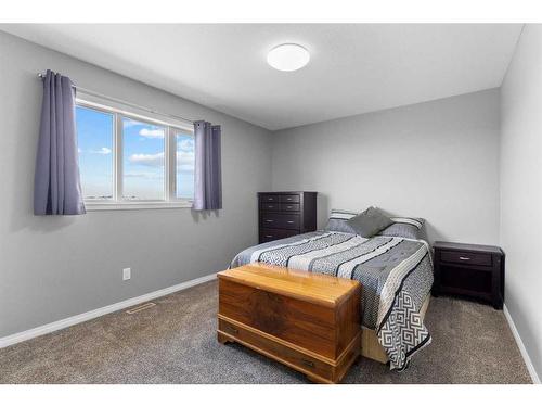 27138 Highway 27 Highway, Rural Mountain View County, AB - Indoor Photo Showing Bedroom