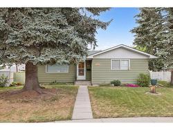 5348 La Salle Crescent SW Calgary, AB T3E 5Y5