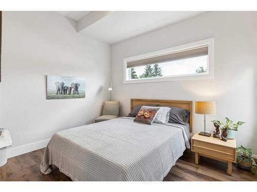 408-3375 15 Street Sw, Calgary, AB - Indoor Photo Showing Bedroom