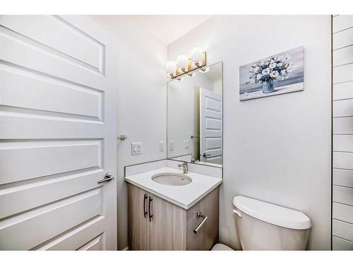 119 Belvedere Avenue Se, Calgary, AB - Indoor Photo Showing Bathroom