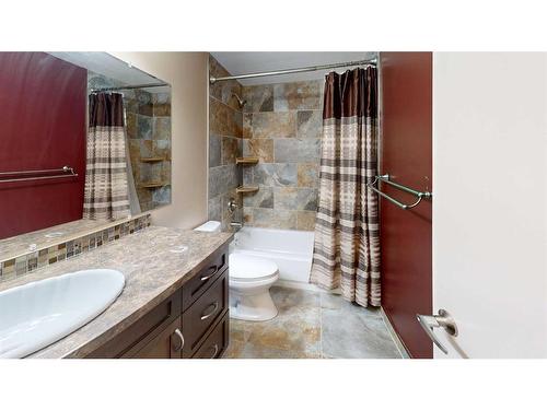 111 Mt Allan Circle Se, Calgary, AB - Indoor Photo Showing Bathroom