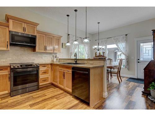 344 Willow Ride Manor, Diamond Valley, AB - Indoor Photo Showing Kitchen