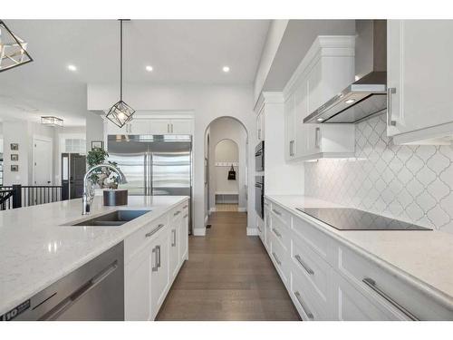 1207 Bayside Drive Sw, Airdrie, AB - Indoor Photo Showing Kitchen With Double Sink With Upgraded Kitchen