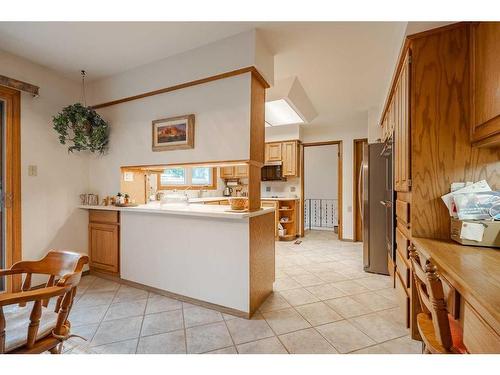 443 Wilderness Drive Se, Calgary, AB - Indoor