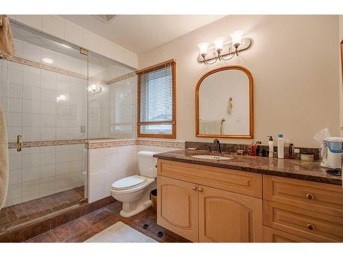 443 Wilderness Drive Se, Calgary, AB - Indoor Photo Showing Bathroom